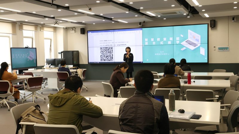 叉车实操考试用什么车
