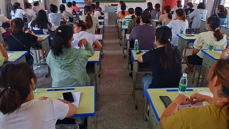 企业培训灯光音响设备参数解析：关键指标与选型逻辑**