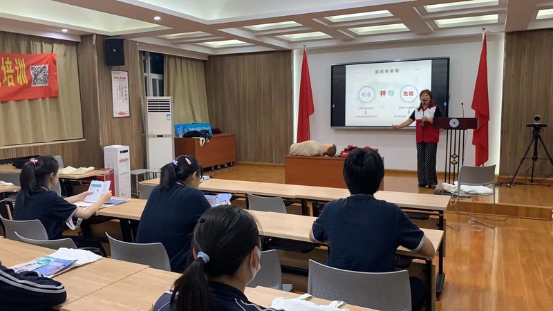 企业培训与拓展培训：企业培训能否取代拓展培训？**