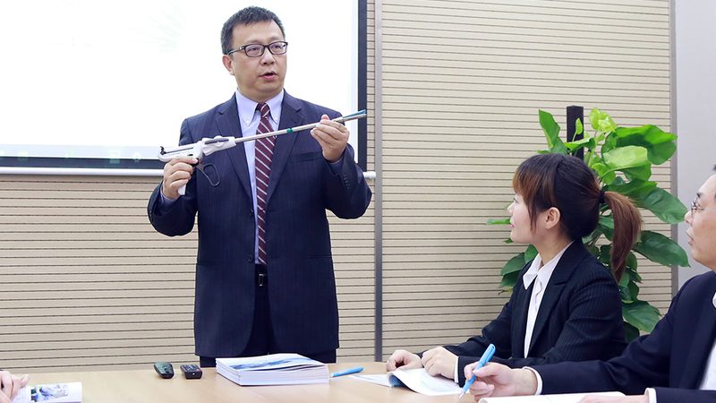 师资力量是线上课程加盟机构的核心竞争力。以下几方面，是加盟时需要重点考察的：